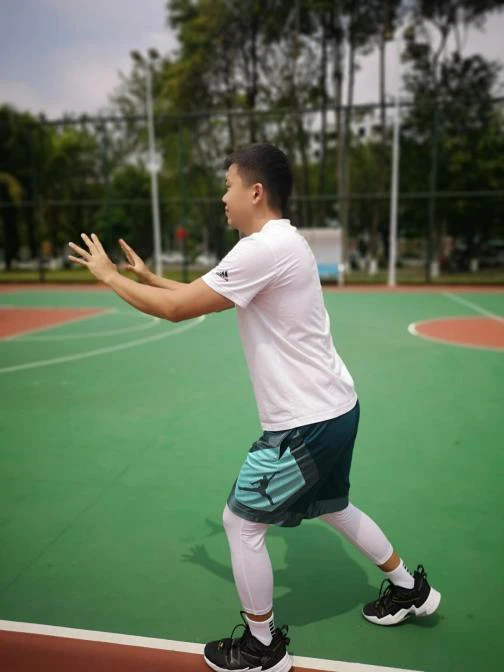 如何提升分卫的防守技巧_1